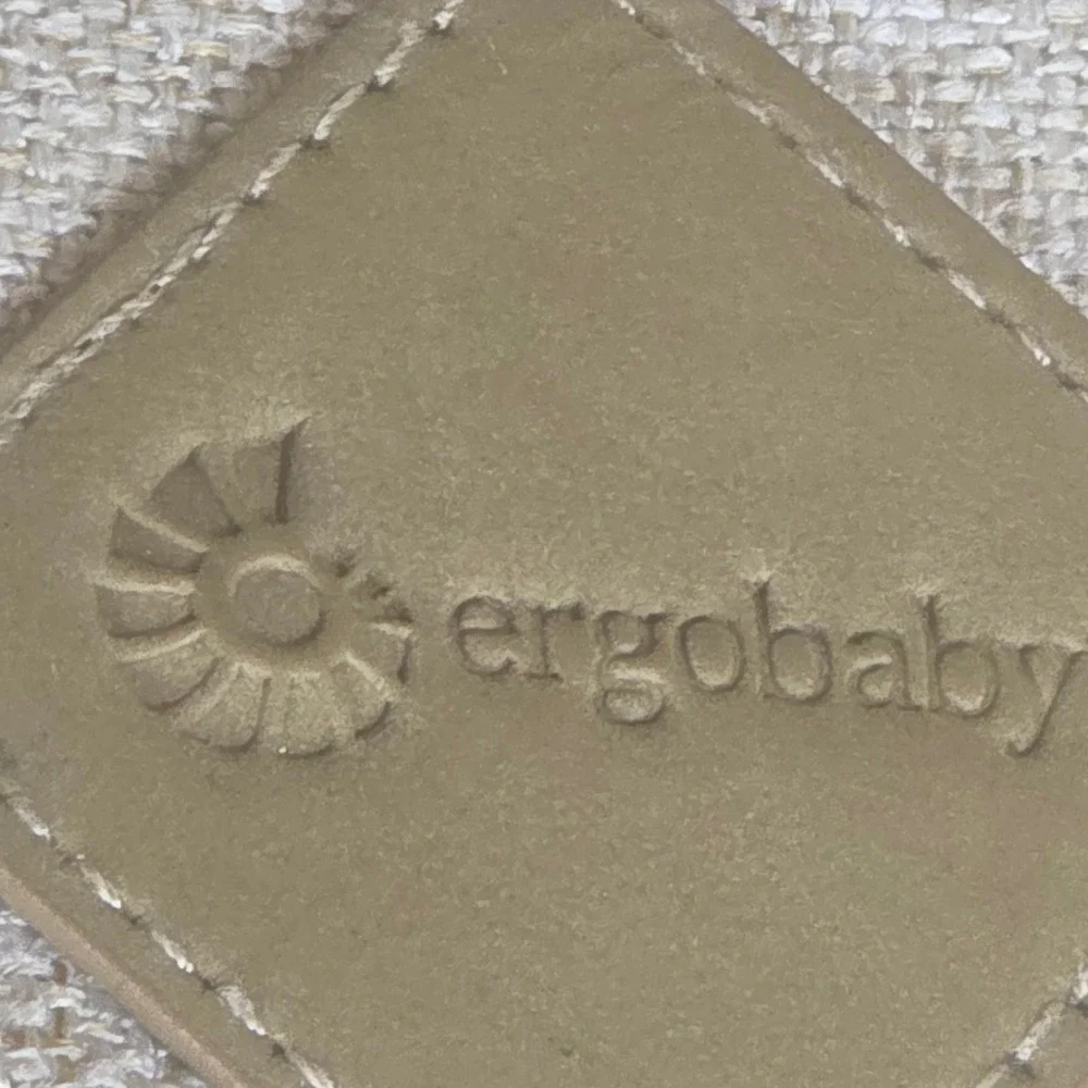 Ergobaby Diaper Bag Backpack Tan Cream Neutral Insulated Bottle Pocket travel - Picture 2 of 14